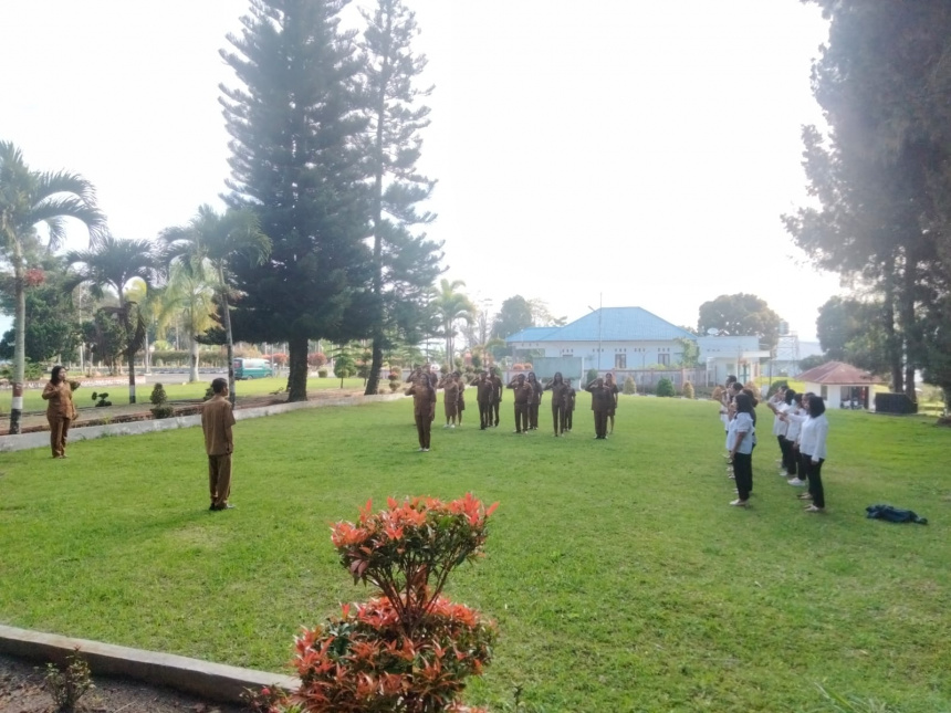 Apel Pagi Sekretariat DPRD Kabupaten Toba | Selasa, 31 Oktober 2023
