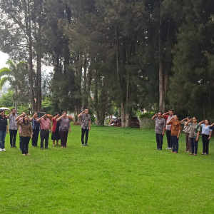 Apel Pagi Sekretariat DPRD Kabupaten Toba | Kamis, 09 November 2023 Apel Pagi Sekretariat DPRD Kabupaten Toba | Kamis, 09 November 2023