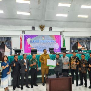 Rapat Paripurna DPRD Kabupaten Toba dalam Rangka Penyampaian Laporan Hasil Pembahasan Badan Anggaran, Penyampaian Pendapat Akhir Fraksi-fraksi, dan Penandatanganan Persetujuan Bersama DPRD Kabupaten Toba dengan Bupati Toba tentang Ranperda Pertanggungjawaban Pelaksanaan APBD Pemerintah Kabupaten Toba Tahun Anggaran 2024