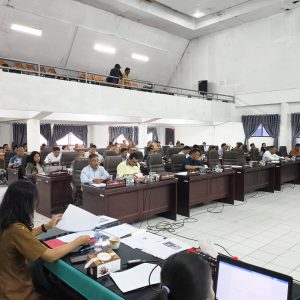 Rapat Paripurna DPRD Kabupaten Toba dalam Rangka Penyampaian Pandangan Umum Fraksi-fraksi dan Nota Jawaban Bupati terkait Ranperda Pertanggungjawaban Pelaksanaan APBD Pemerintah Kabupaten Toba Tahun Anggaran 2024