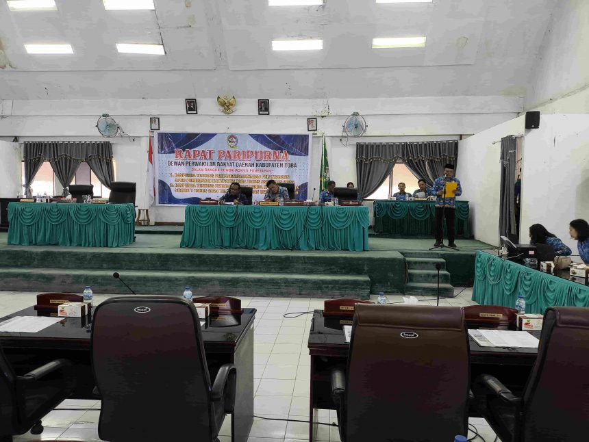 Rapat Paripurna DPRD Kabupaten Toba dalam Rangka Penyampaian Laporan Hasil Pembahasan Badan Anggaran tentang Ranperda Pertanggungjawaban Pelaksanaan APBD Pemerintah Kabupaten Toba Tahun Anggaran 2025 dan Badan Pembentukan Peraturan Daerah tentang Ranperda Perubahan atas Perda Kabupaten Toba Nomor 1 Tahun 2024 tentang Pajak dan Retribusi Daerah