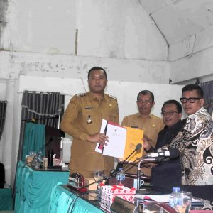 Rapat Paripurna DPRD Kabupaten Toba dalam Rangka Penyampaian Nota Pengantar Bupati tentang Ranperda Pertanggungjawaban Pelaksanaan APBD Pemerintah Kabupaten Toba Tahun Anggaran 2025 dan Ranperda Perubahan atas Perda Kabupaten Toba Nomor 1 Tahun 2024 tentang Pajak dan Retribusi Daerah Rapat Paripurna DPRD Kabupaten Toba dalam Rangka Penyampaian Nota Pengantar Bupati tentang Ranperda Pertanggungjawaban Pelaksanaan APBD Pemerintah Kabupaten Toba Tahun Anggaran 2025 dan Ranperda Perubahan atas Perda Kabupaten Toba Nomor 1 Tahun 2024 tentang Pajak dan Retribusi Daerah