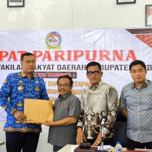Rapat Paripurna DPRD Kabupaten Toba dalam Rangka Penyampaian Nota Jawaban Bupati Toba atas Pandangan Umum Fraksi-fraksi tentang Ranperda P.APBD Tahun Anggaran 2026