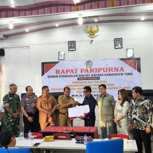 Penandatanganan Persetujuan Bersama Bupati Toba dan DPRD Kabupaten Toba tentang P.APBD 2026