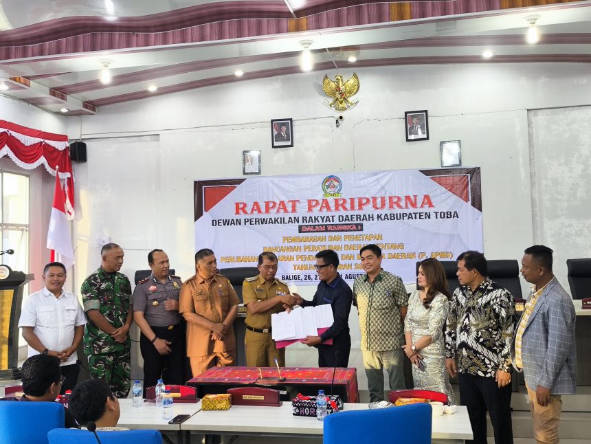 Penandatanganan Persetujuan Bersama Bupati Toba dan DPRD Kabupaten Toba tentang P.APBD 2026